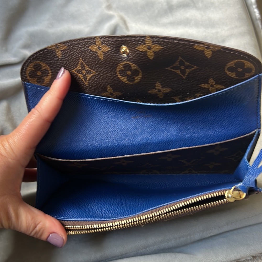 Louis Vuitton authentic long wallet - Picture 5 of 10